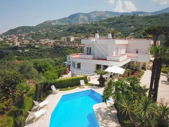 Villa, Sigara İçilebilir