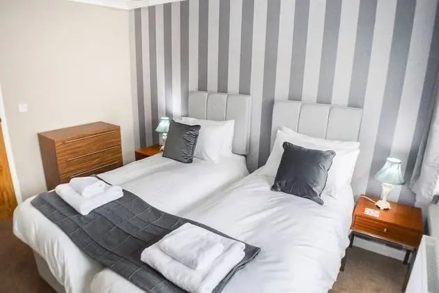 Ev, 5 Yatak Odası (Sleeps 10)