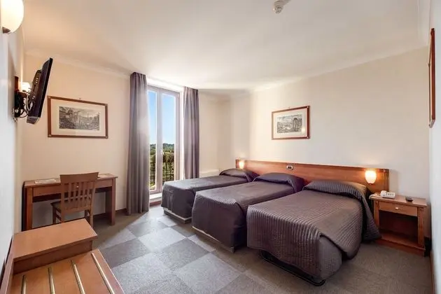 Tek Büyük veya İki Ayrı Yataklı Oda