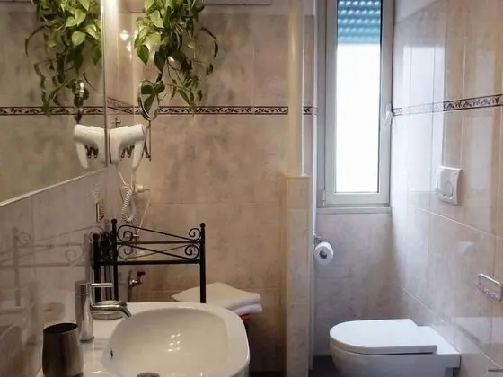 Family Üç Kişilik Oda, Banyolu/Duşlu (Aventino)