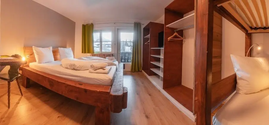 Dört Kişilik Oda, Ortak Banyo