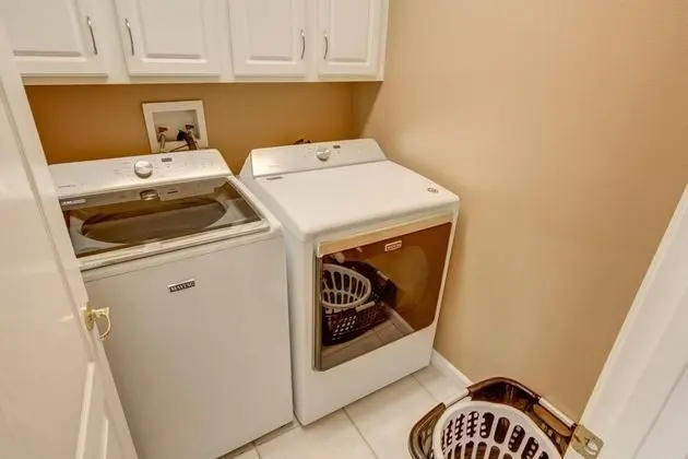 Ev