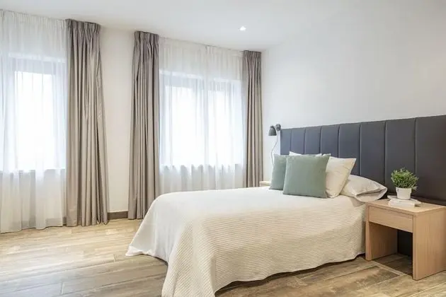 Tek Büyük Yataklı Oda, 2 Tek Kişilik Yatak