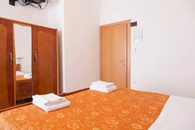 Tek Büyük veya İki Ayrı Yataklı Oda