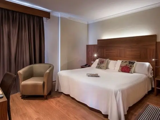 Superior Oda, 1 Büyük (Queen) Boy Yatak