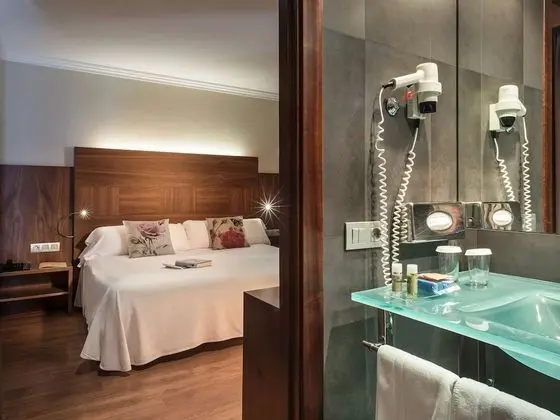 Superior Oda, 1 Büyük (Queen) Boy Yatak