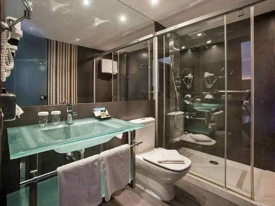 Superior Oda, 1 Büyük (Queen) Boy Yatak