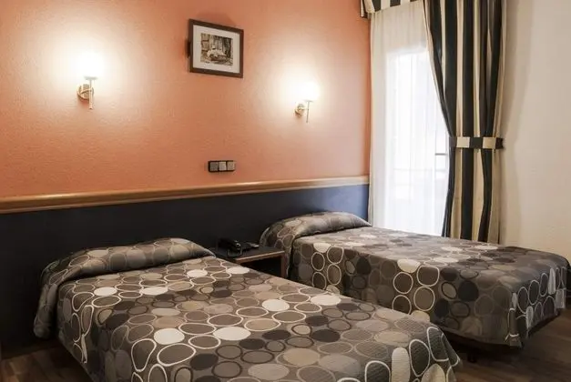 1 Çift Kişilik Veya 2 Tek Kişilik Yatak Standard