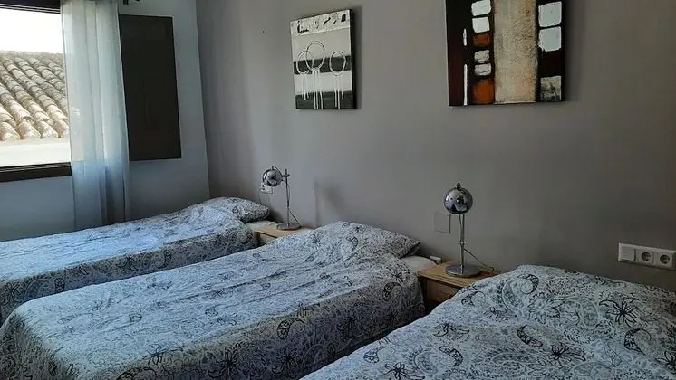 Üç Kişilik Oda
