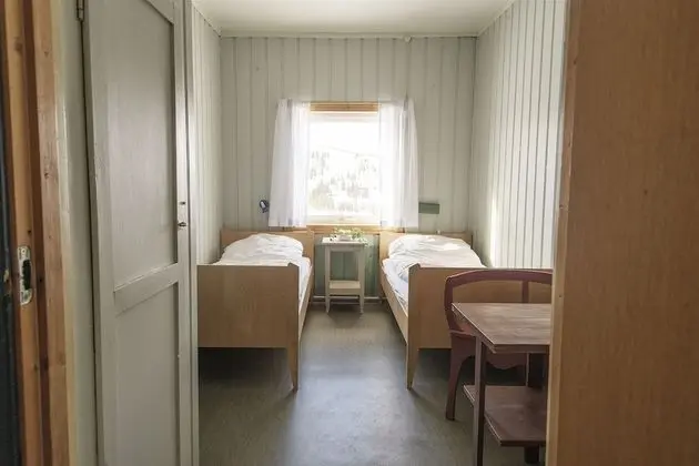 İki Ayrı Yataklı Oda, Ortak Banyo