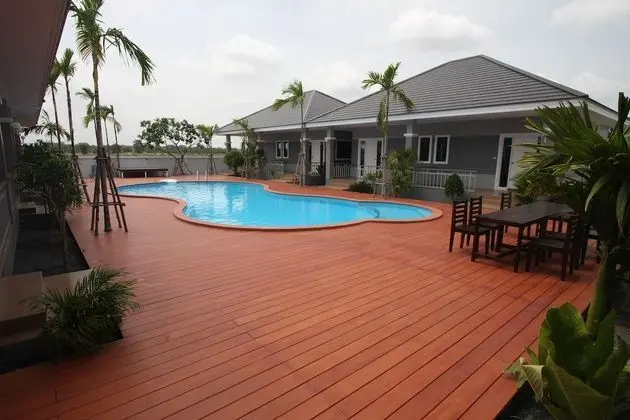 Villa with Pool View