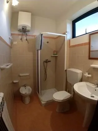Standard Üç Kişilik Oda, Bahçe Manzaralı (Melo)