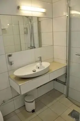 İki Ayrı Yataklı Oda (Private WC, Shared shower)