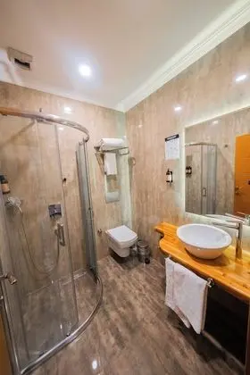 Deluxe Tek Büyük veya İki Ayrı Yataklı Oda, 1 Yatak Odası, Balkon, Şehir Manzaralı