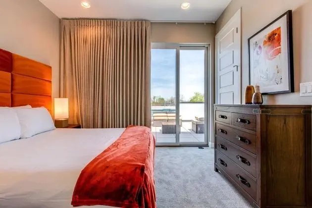 Ev, Birden Çok Yatak (Roof Deck Walk to Parks and St Joseph)