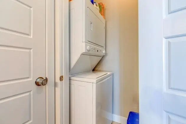 Ev, Birden Çok Yatak (Roof Deck Walk to Parks and St Joseph)