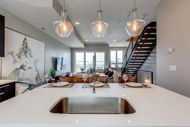 Ev, Birden Çok Yatak (Roof Deck Walk to Parks and St Joseph)