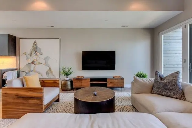 Ev, Birden Çok Yatak (Roof Deck Walk to Parks and St Joseph)