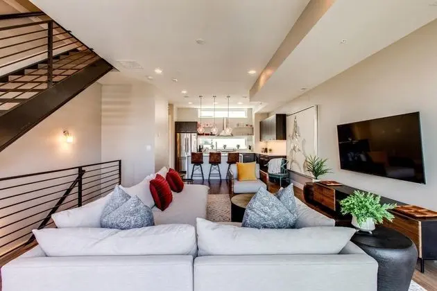 Ev, Birden Çok Yatak (Roof Deck Walk to Parks and St Joseph)