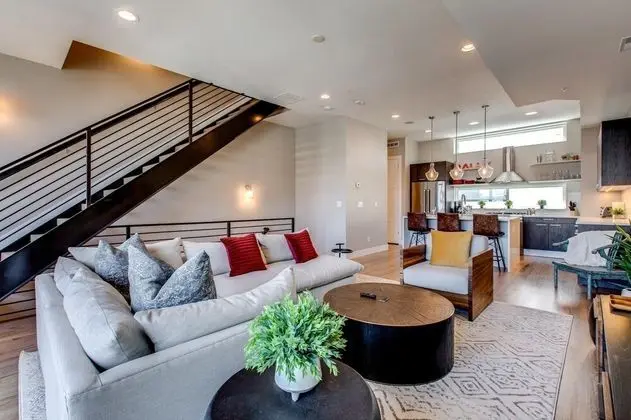 Ev, Birden Çok Yatak (Roof Deck Walk to Parks and St Joseph)