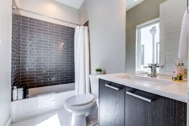 Ev, Birden Çok Yatak (Roof Deck Walk to Parks and St Joseph)