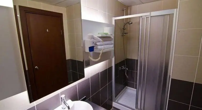 Standard Tek Büyük veya İki Ayrı Yataklı Oda
