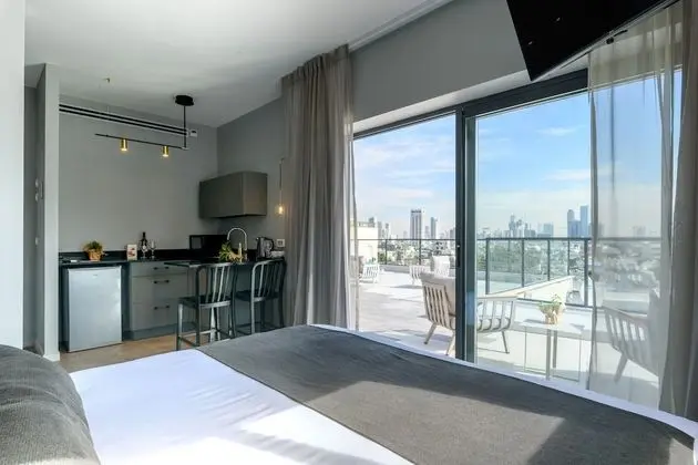 Junior Penthouse Suite