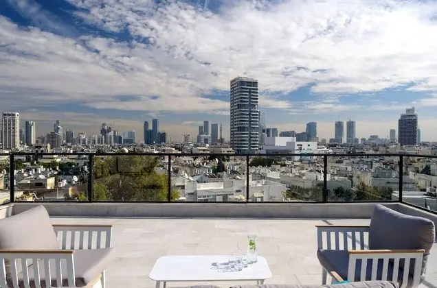 Junior Penthouse Suite