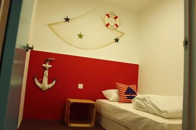 Tek Kişilik Oda, Ortak Banyo (Private)