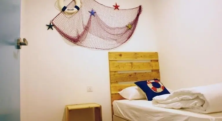 Tek Kişilik Oda, Ortak Banyo (Private)