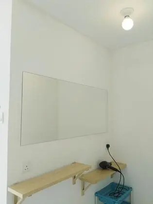 Tek Kişilik Oda, Ortak Banyo (Private)