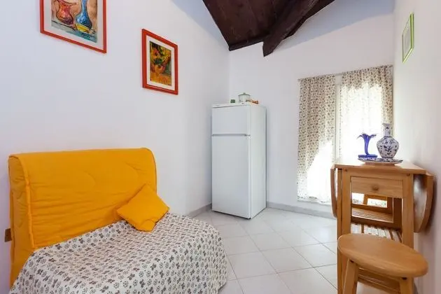 Basic Apart Daire, 1 Yatak Odası (living area with 1 single sofa bed)