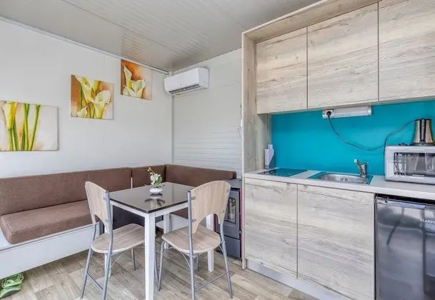 Family Karavan, Birden Çok Yatak, Buzdolabı ve Mikrodalga (Rooftop Home With Whirlpool & Sauna)