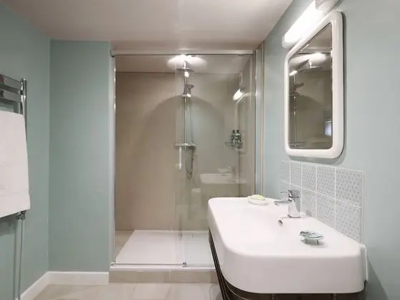 Luxury Tek Büyük Yataklı Oda, Banyolu/Duşlu