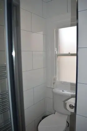 İki Ayrı Yataklı Oda, Banyolu/Duşlu