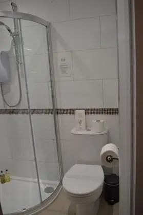 Tek Büyük Yataklı Oda, Banyolu/Duşlu