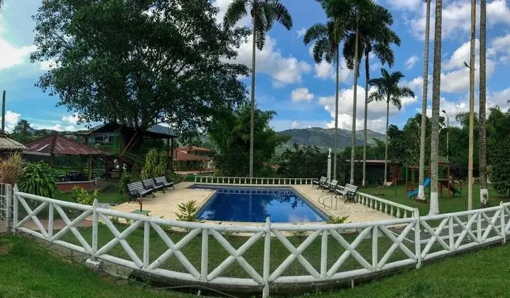 Oda, 1 Yatak Odası, Engellilere Uygun, Sigara İçilebilir