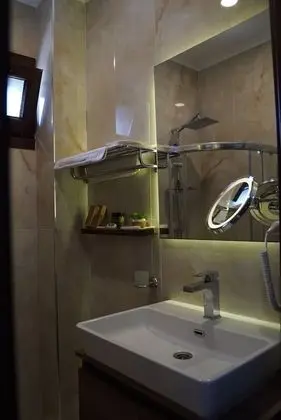 Economy Oda, Şehir Manzaralı