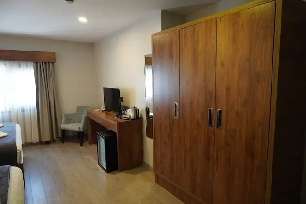 Standard Üç Kişilik Oda, Bahçe Manzaralı