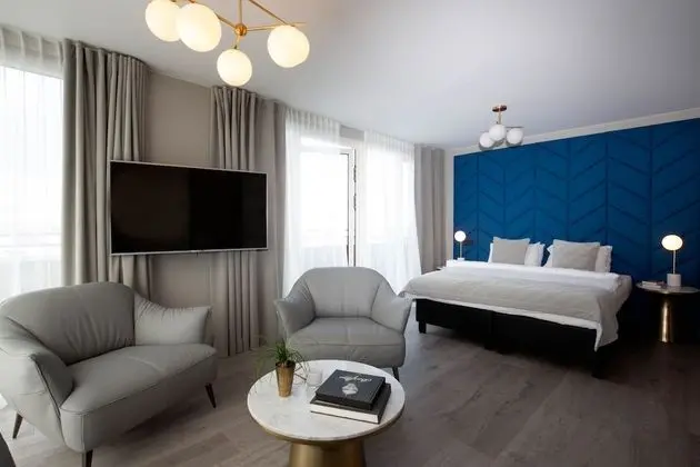 Tek Büyük Yataklı Oda, Balkon