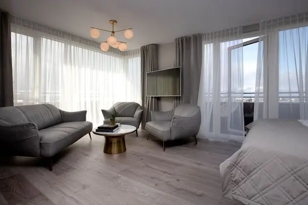 Tek Büyük Yataklı Oda, Balkon