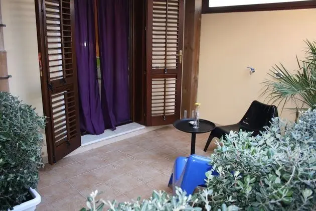 Tek Büyük Yataklı Oda, Veranda