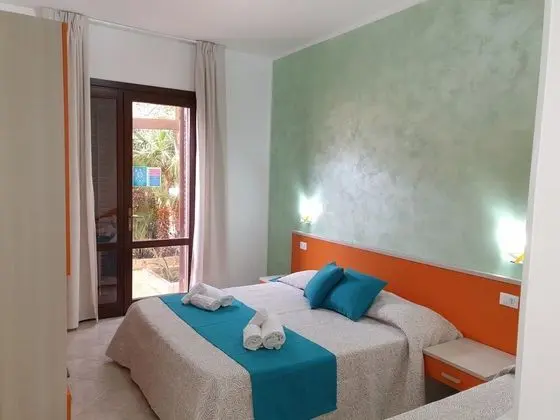 Üç Kişilik Oda, Veranda