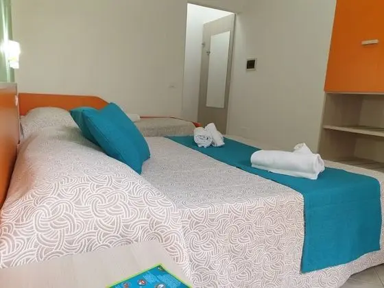 Üç Kişilik Oda, Veranda