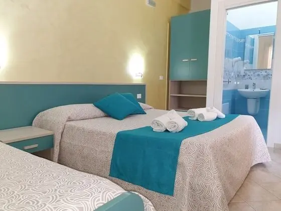 Üç Kişilik Oda, Veranda