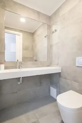 Tek Büyük Yataklı Oda, Ortak Banyo, Şehir Manzaralı (1)