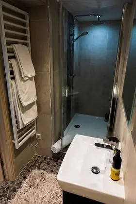 Comfort Tek Büyük veya İki Ayrı Yataklı Oda