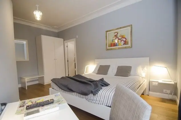 Grand Tek Büyük Yataklı Oda