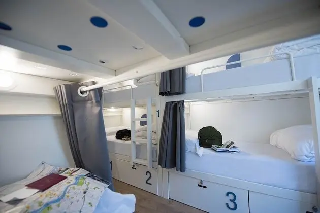 Ortak Ranzalı Oda, Sadece kadınlar için, Ortak Banyo