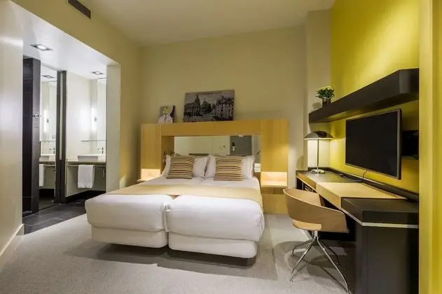 Basic Tek Büyük Yataklı Oda